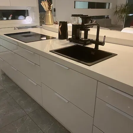 Aurora Solis Stone Apartment *